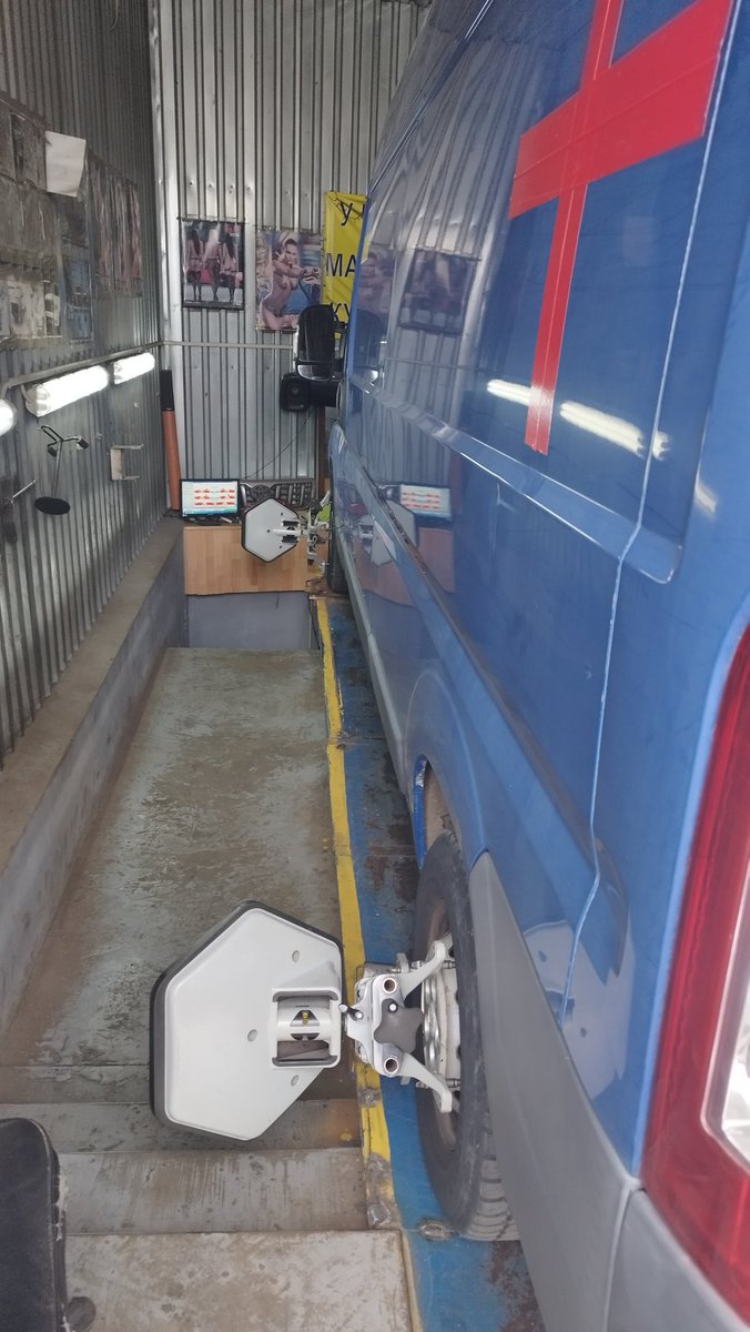 audiocustoms82's tweet photo. Ich glaube eines der 12.464.672 Schlaglöcher hatte was gegen Big Blue.
Spur neu einstellen...
#WelcomeToUkraine
#JustUkraineThings https://t.co/Aqd4jfEbCk