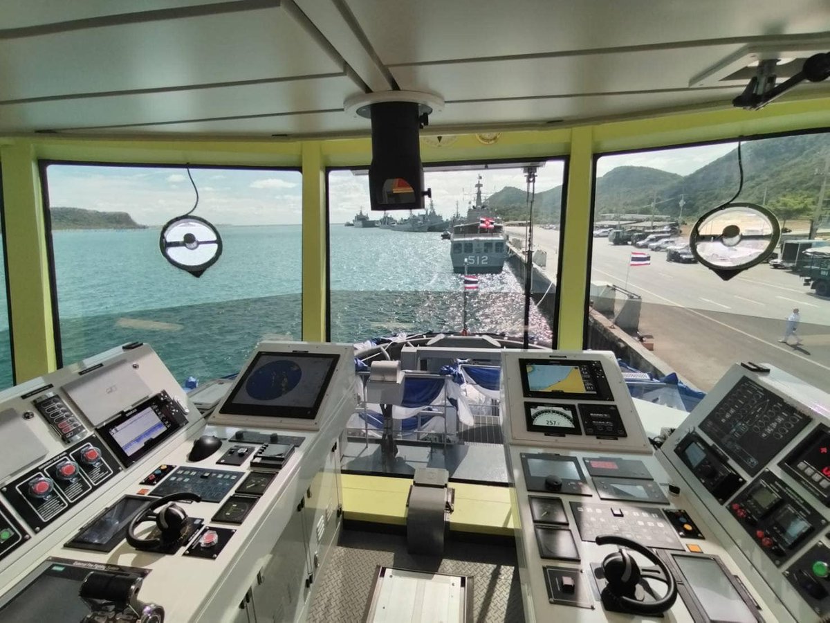 aag_th's tweet photo. 🇹🇭🇨🇦⚓️AAG_th บันทึกประจำวัน: กองทัพเรือไทยทำพิธีรับมอบเรือลากจูงขนาดกลางใหม่ #เรือหลวงตาชัย https://t.co/rBFf5XPsC6
#Thailand #Navy @prroyalthainavy #กองทัพเรือ #Canada @RobertAllanLtd #ASIMAR #Tugboat https://t.co/tnBePBI0zD