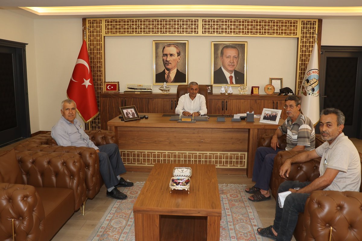 nedimkaplan09's tweet image. #Esentepe Muhtarımız Muharrem Avcı,
#Kızılkaya Muhtarımız Mehmet Ali Avcı ve
#Çallı Muhtarımız Hasan Sarıoğlu belediye hizmet binamıza ziyarette bulundular.
Muhtarlarımız ile mahallerde yapılan ve yapılacak olan çalışmalara için fikir alışverişinde bulunarak taleplerini dinledik