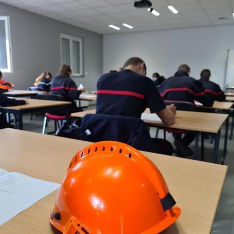 udsp_39's tweet photo. #JSP 🚒🫡 | la rentrée de nos sections c’est pour bientôt, et elle se prépare ! @CyrilFournier39 @SDIS39 @RICHARD_Sy25 @Rondot_Raphael @guyon_j @FleckSamuel @DOUVILLEBertra2 @RabatFlorence @PompiersFR @ThomasP70091102 @Piquet804 @AntoineGrs39 @ClmentComte1 https://t.co/JbcdKXBxId