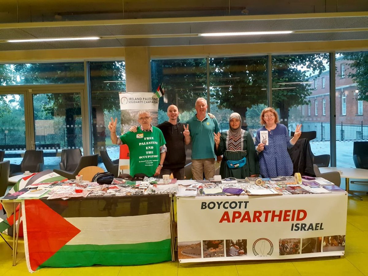 Motherl28134473's tweet photo. Ireland activists always stand for Palestine.🇮🇪❤️🇵🇸 https://t.co/8o9VfFvpLb