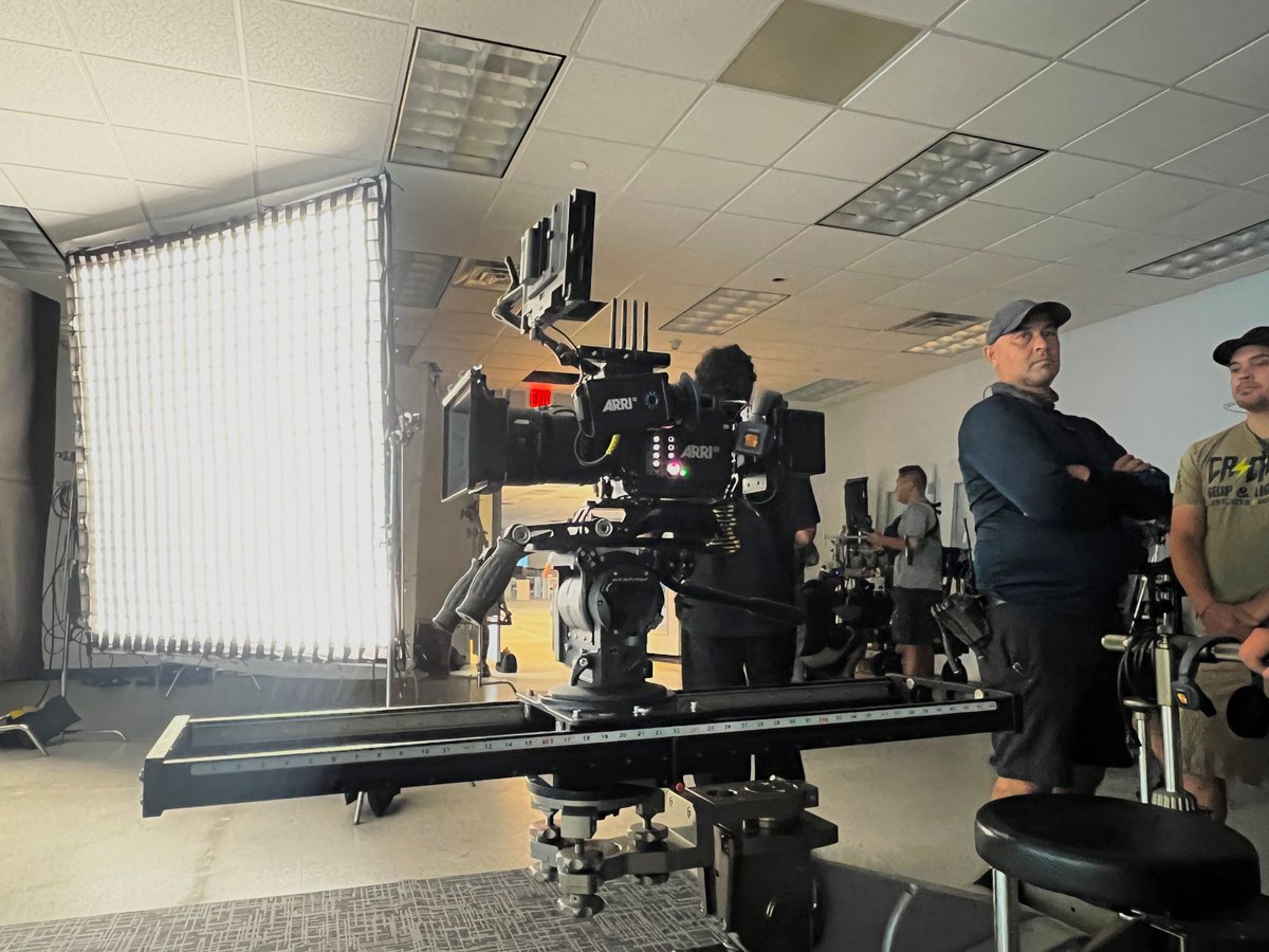 filmmiami_'s tweet photo. Shout out to our amazing production crews in Miami-Dade!
Check out the behind-the-scenes of a local production of a recent music video for an Australian artist.
#GlobalDestination #FilmedInMiamiDade @mmazaira #cascabelgripandlighting https://t.co/jIX4JdAEIH