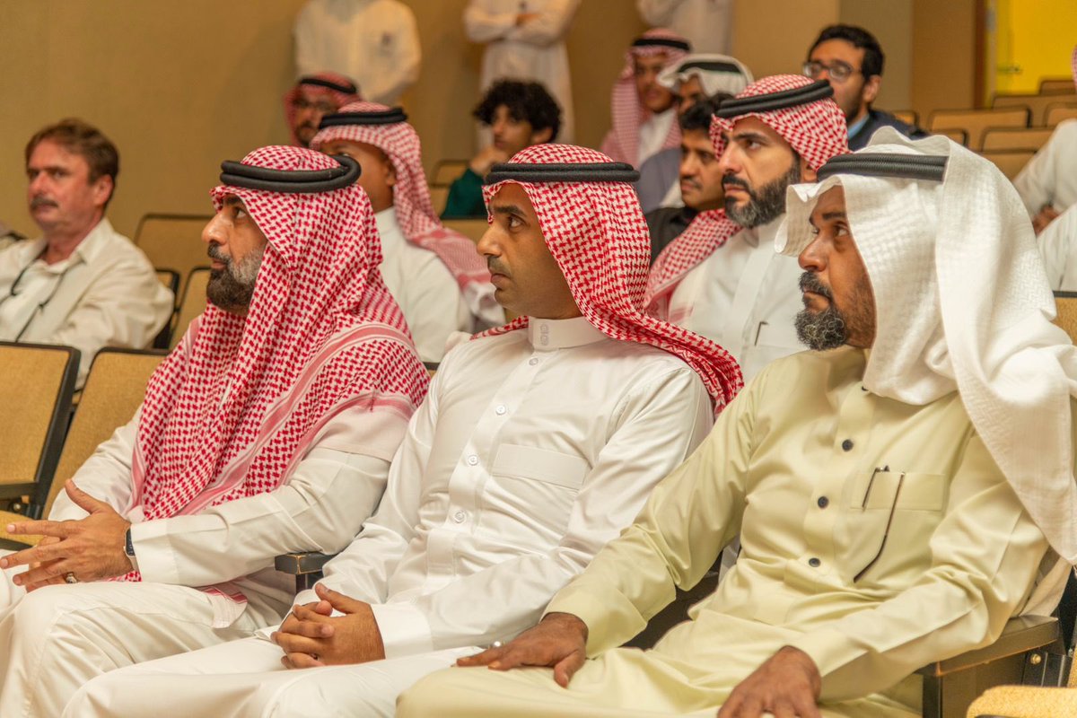 SgsOrgSa's tweet photo. ٣- استمر البرنامج لمدة شهرين بهدف تطوير وتحسين المهارات الحقلية للطلاب وإتقان تطبيقات تكنولوجيا المعلومات في الجوانب الجيولوجية المختلفة واشتمل على دورات متنوعه في تنمية المهارات الناعمة المتمثلة بالقيم والتعاون وحل المشكلات وإدارة الوقت والقيادة الفعالة والتفكير النقدي، https://t.co/nglsg3zBmS