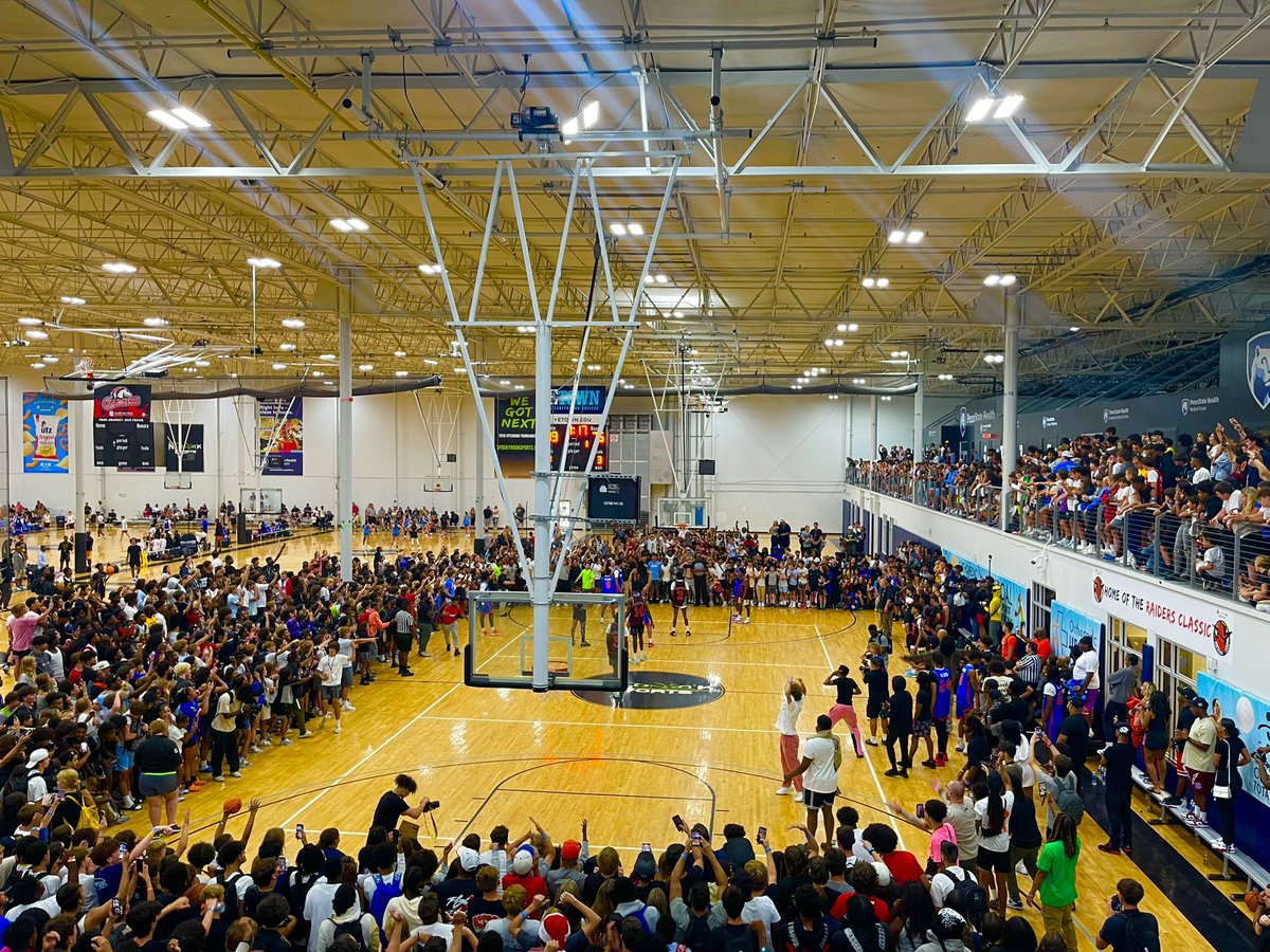 FairfaxJustin's tweet photo. Wow! 2.5 seconds left. Full-court to go. No problem for Cameron! 🤴🏾🏀🎉
Cameron Fairfax (13, 7th Grade) hit another amazing buzzer-beater in Pennsylvania!
He also got to watch his favorite HS AAU Team #RodWaveElite!
#FairfaxFamily #Elevate
https://t.co/7s4EnjU5Ns https://t.co/onKvvOUuf6