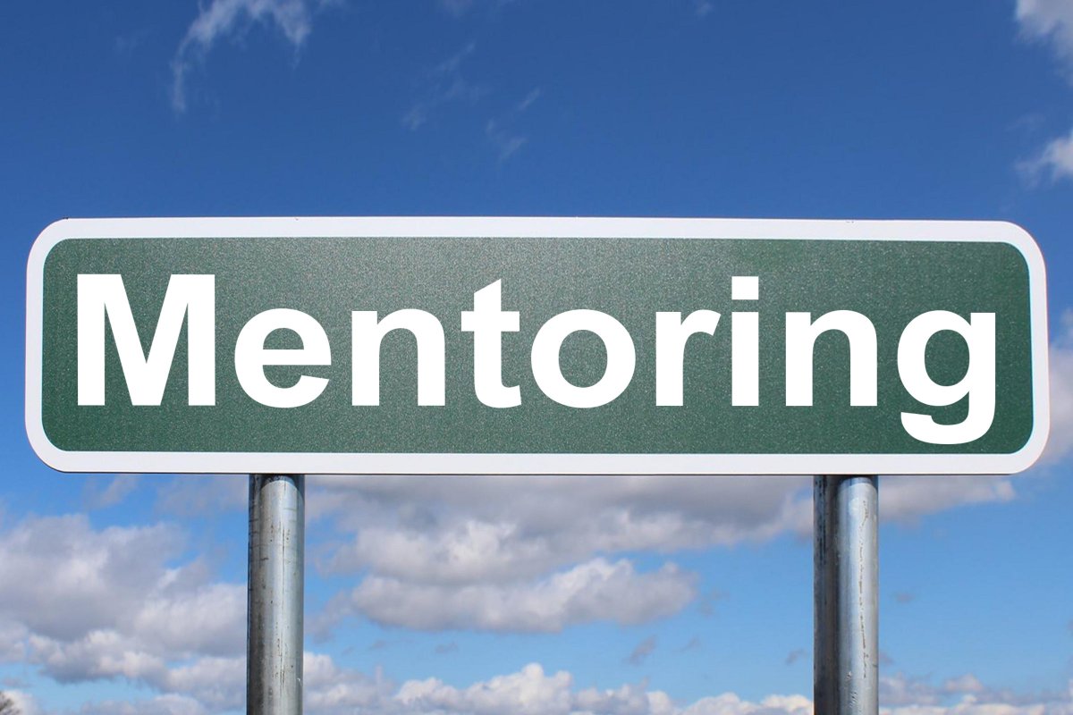 MichaelRathleff's tweet photo. 1/8 What would I have liked to know when I was a MSc & Ph.d.-student?
My post-summer reflections from reading my old reflection diaries condensed into 10 tweets. They are an honest reflection of what I would have liked to know more about at that career stage. https://t.co/vlX3B9a7YM
