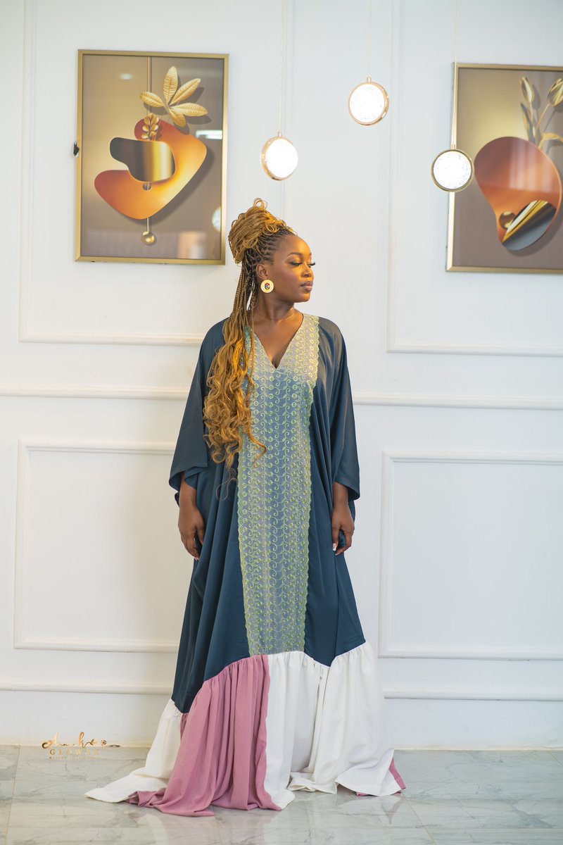 Annek_GLOWAX's tweet photo. Une collection est en cours ……🔥🔥

Glowax va au delà de l’accoutrement, c’est une croyance , un état d’esprit panafricain que nous incarnons 🫶
Restez connectés et suivez nous @Annek_GLOWAX sur les réseaux 
Max de RT Glow’Fam💯🔥
#Africa #fashion https://t.co/6f4oURlAy0
