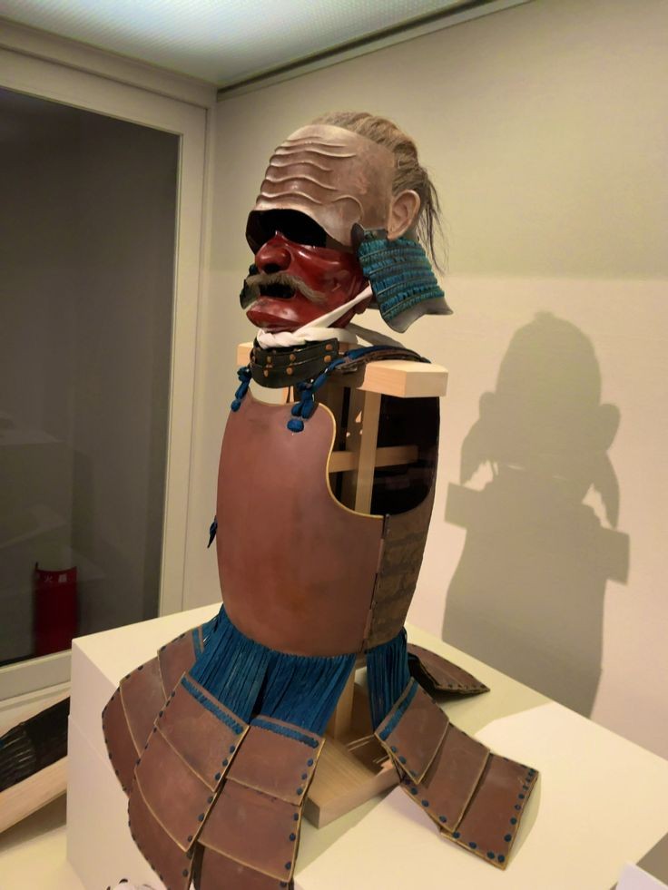 On the Okegawa dō (桶側胴).
Being stimulated in the past by the discussion on the development of Japanese plate armor, I wanted to give a personal take and share my ideas on this style of armor, its features and the dating of this design.