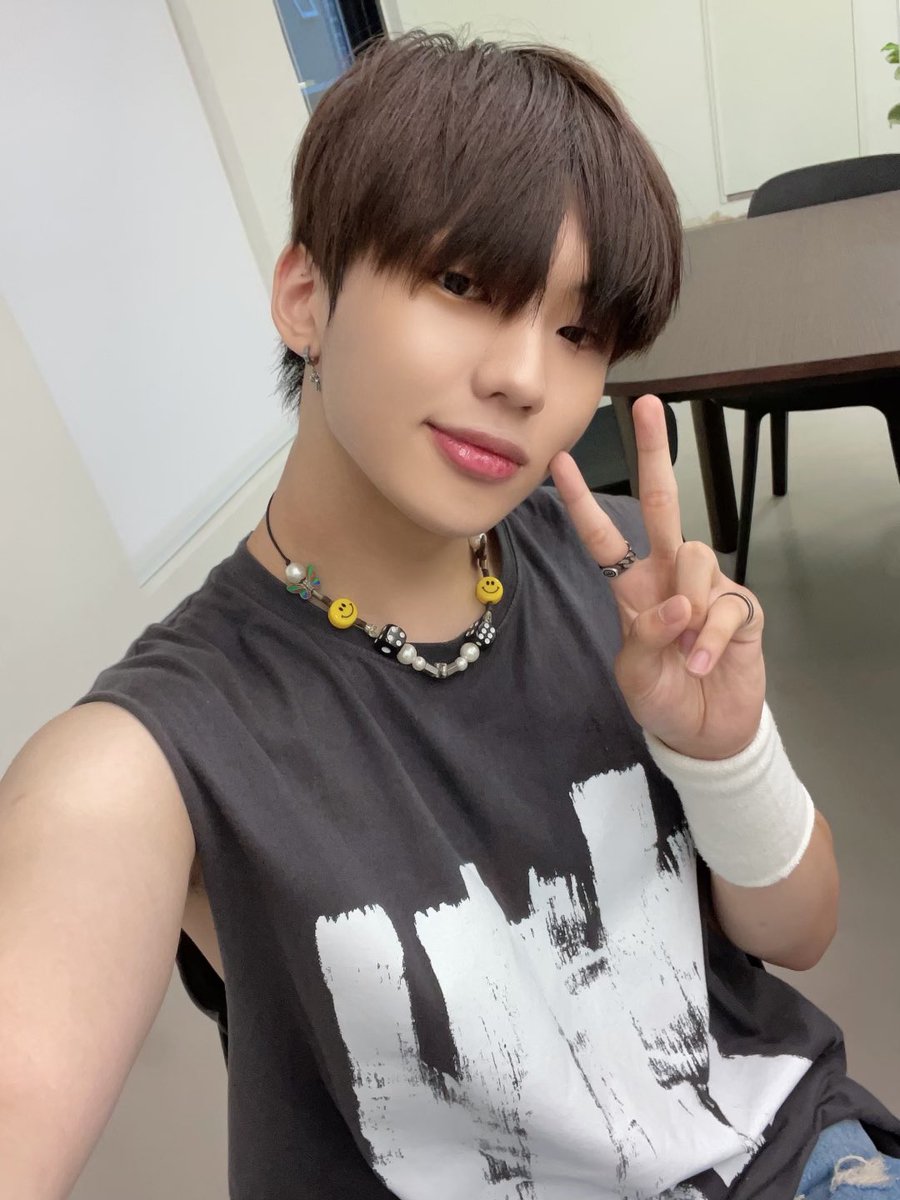 TNX_twt's tweet photo. 오늘 라이브 재밌었당😆😆땡스 사랑행💜💜

#천준혁 #JUNHYEOK https://t.co/A3ihr5A17i