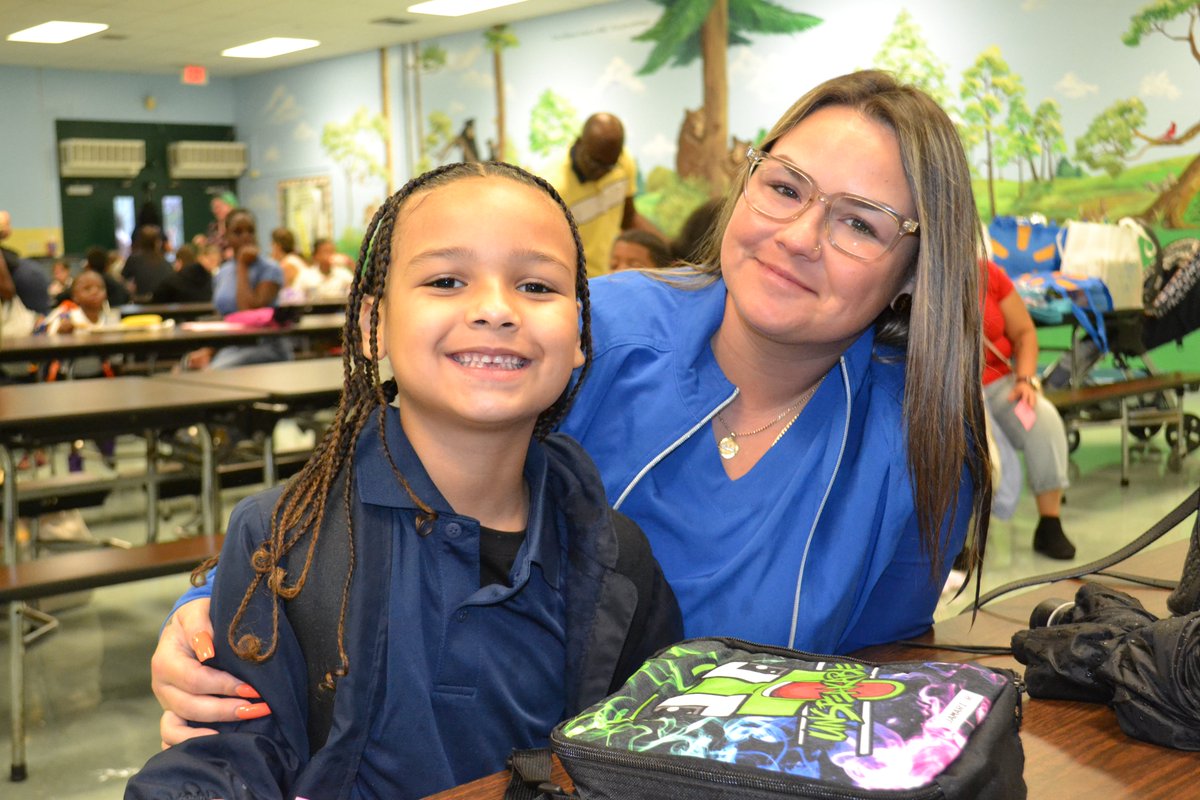 FHERangerBear's tweet photo. Forest Hills Elementary welcomed our families back this morning! What a great start to the 2023 - 2024 school year! #bcpsreadyforyou #bcpsevery1counts https://t.co/2I9QoZUcBw