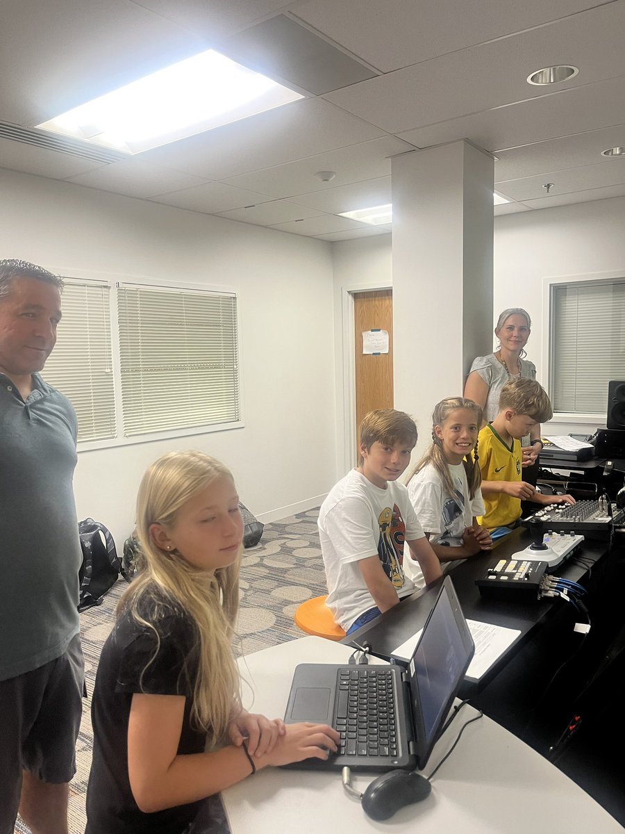 Starting off the first day <a href="/BaileysES_FCPS/">Bailey's Elementary School for the Arts & Sciences</a> Upper with our morning news show, Bailey’s News Network, BNN #firstdayofschool
