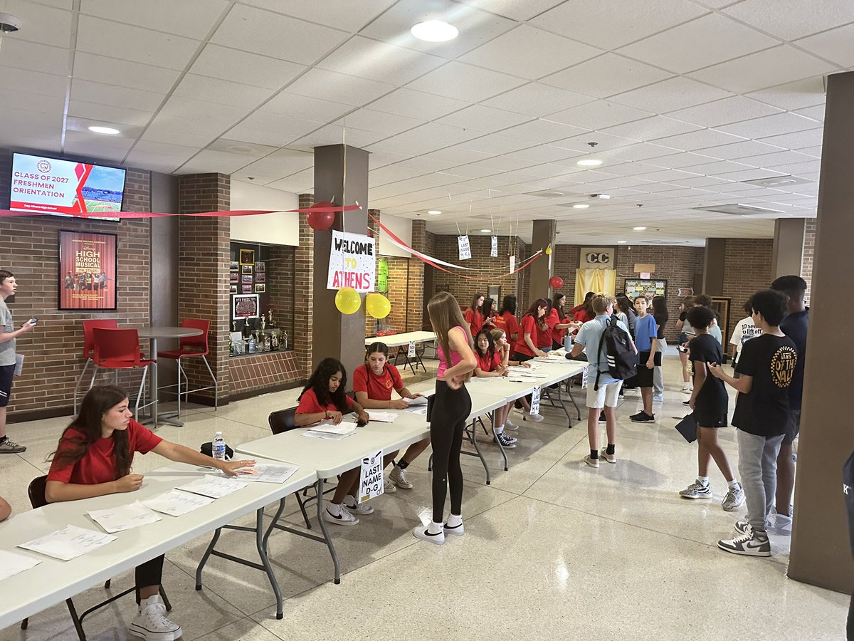 Mr_Burden_TA's tweet photo. Very excited to welcome the Class of 2027 to @troy_athens this morning. #OneTroy #Athens50 https://t.co/0HIsFxhfNf