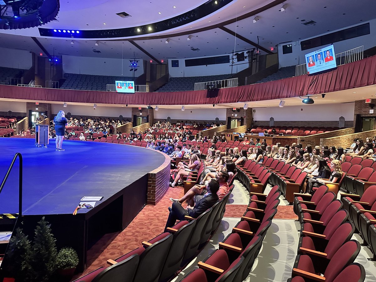 Mr_Burden_TA's tweet photo. Very excited to welcome the Class of 2027 to @troy_athens this morning. #OneTroy #Athens50 https://t.co/0HIsFxhfNf