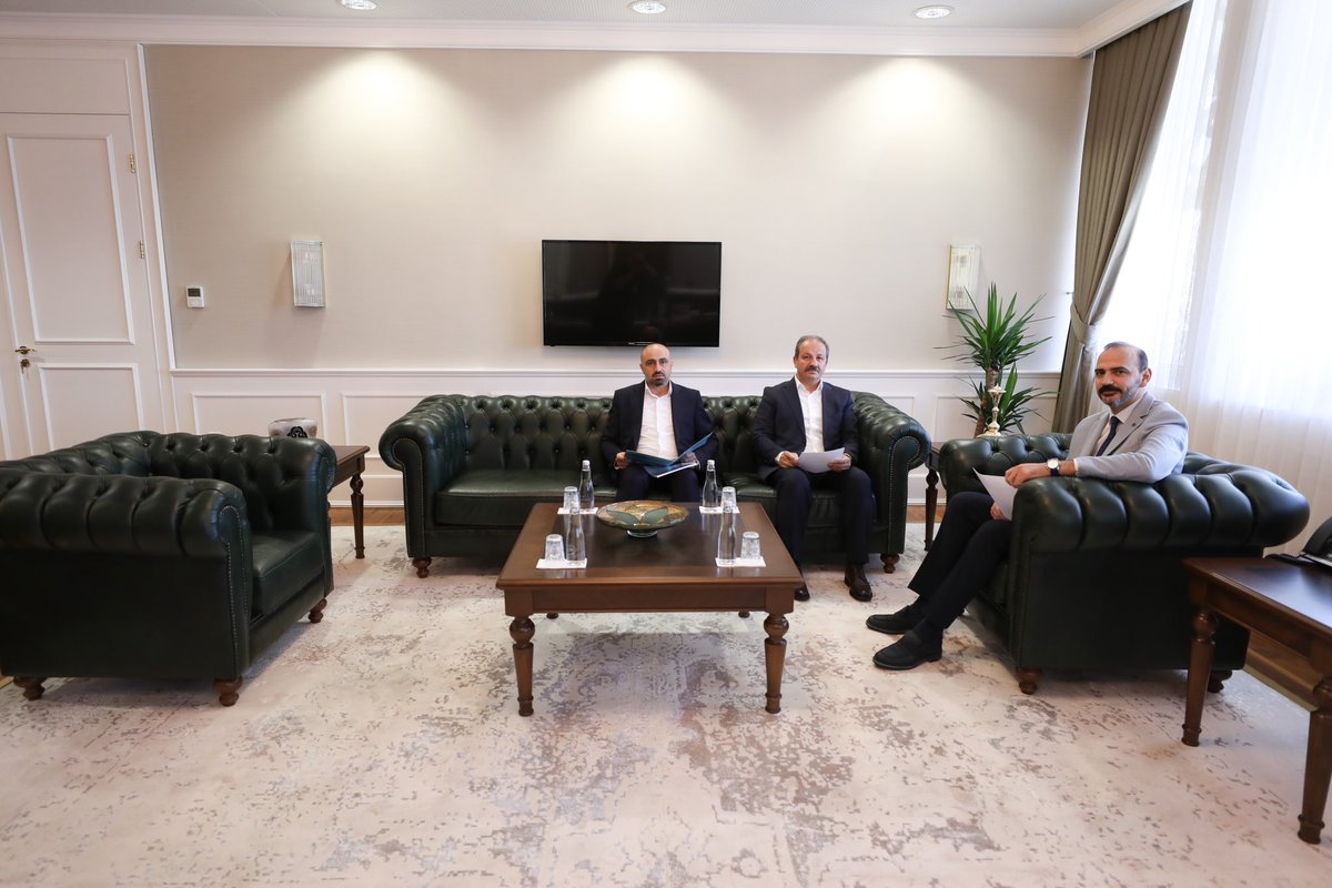 Sağlık Bakan Yardımcısı Sn. Doç. Dr. Tolga Tolunay’ı Genel Başkan Yardımcımız Mustafa Irgatoğlu ile birlikte ziyaret ettik.

7. Dönem Toplu Sözleşme’de geldiğimiz aşama hakkında görüş alışverişinde bulunduk.

Sağlık çalışanlarınızın hak ettiği özlük ve mali haklara kavuşabilmesi