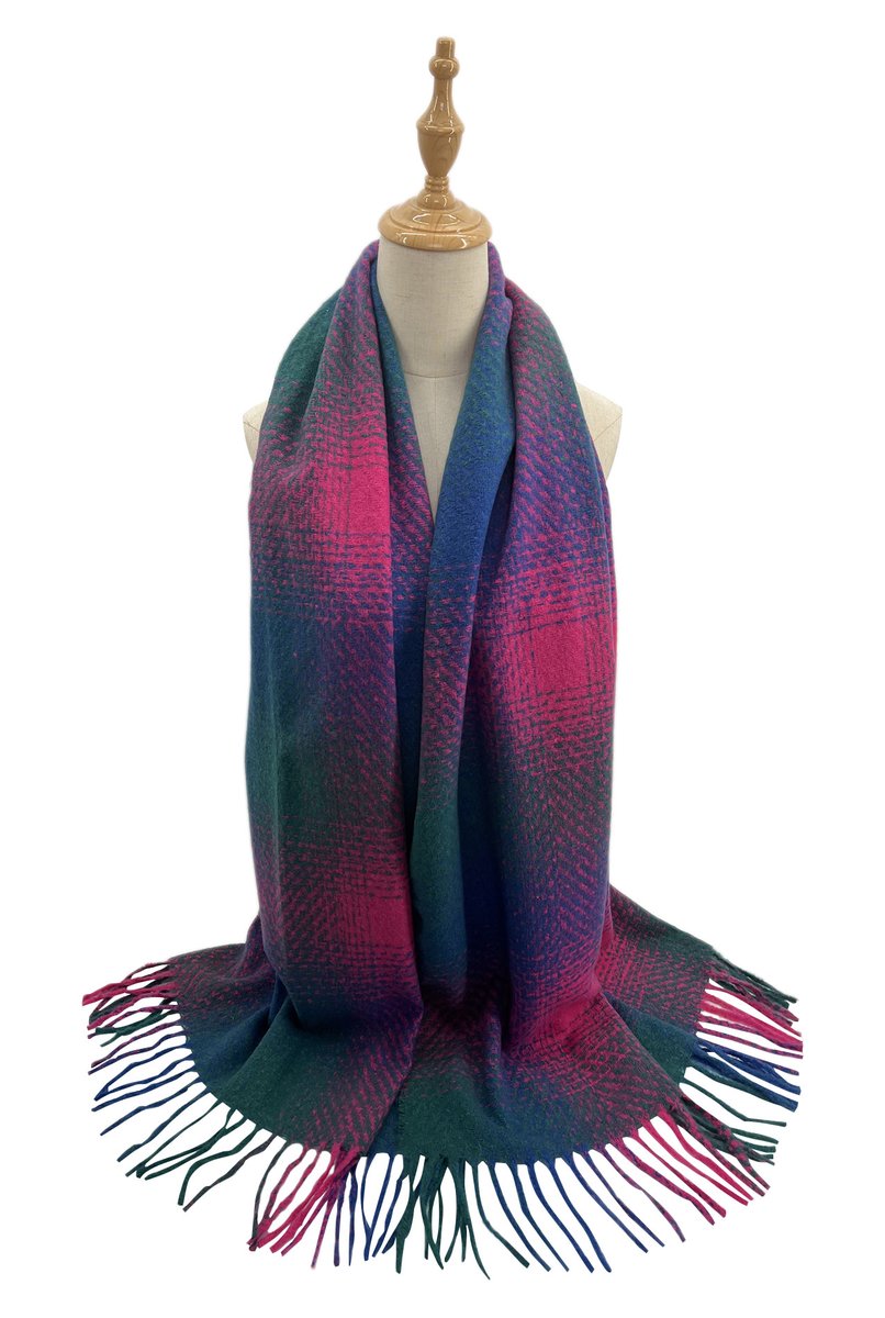 ABFashion_LTD's tweet image. Embracing Autumn with this range of scarves. These scarves🍂 are a must-have in your autumn collection !! #AutumnFashion #Scarves #LayeringSeason Visit our wholesale website today abfashiontrading.co.uk (trade only)