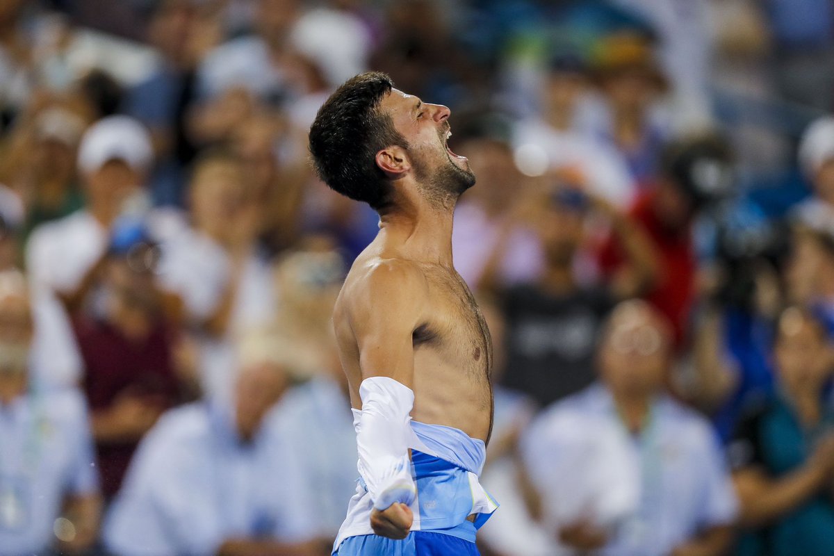 mohit_memo's tweet photo. #Djokovic ripping and howling makes me wonder him being a talentless idiot. Revenge isn’t a trait of greats. He should be banned from @worldtennis @WTA @atptour for such an unprofessional behaviour. What a waste you’re @DjokerNole. And you’re nothing but a joke…😡 https://t.co/gnPf5DzRVz