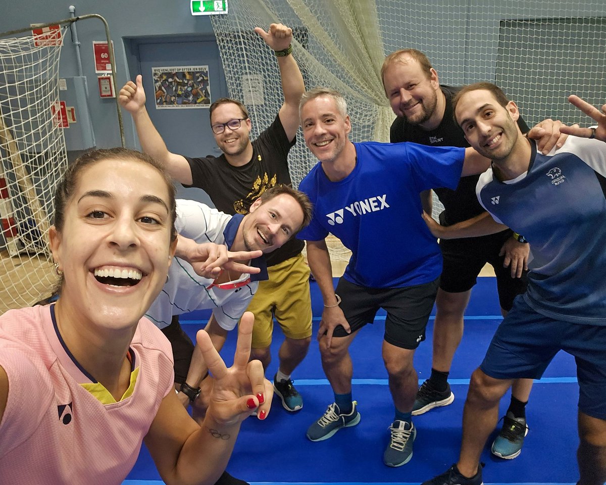 Nɪɴɢᴜɴᴏ ᴅᴇ ɴᴏsᴏᴛʀᴏs ᴇs ᴍᴇᴊᴏʀ ϙᴜᴇ ᴛᴏᴅᴏs ɴᴏsᴏᴛʀᴏs ᴊᴜɴᴛᴏs 💪

Listos para comenzar el Mundial el miércoles! 🇩🇰🏸 #Team

#PuedoPorquePiensoQuePuedo