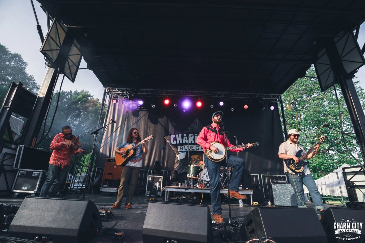 Armchair Boogie is a band that you should know. Dean Shaw recently had the opportunity to sit down with Augie Dougherty and learn all about them. Click the link in the bio.

jamandtoast.live/f/a-band-that-…