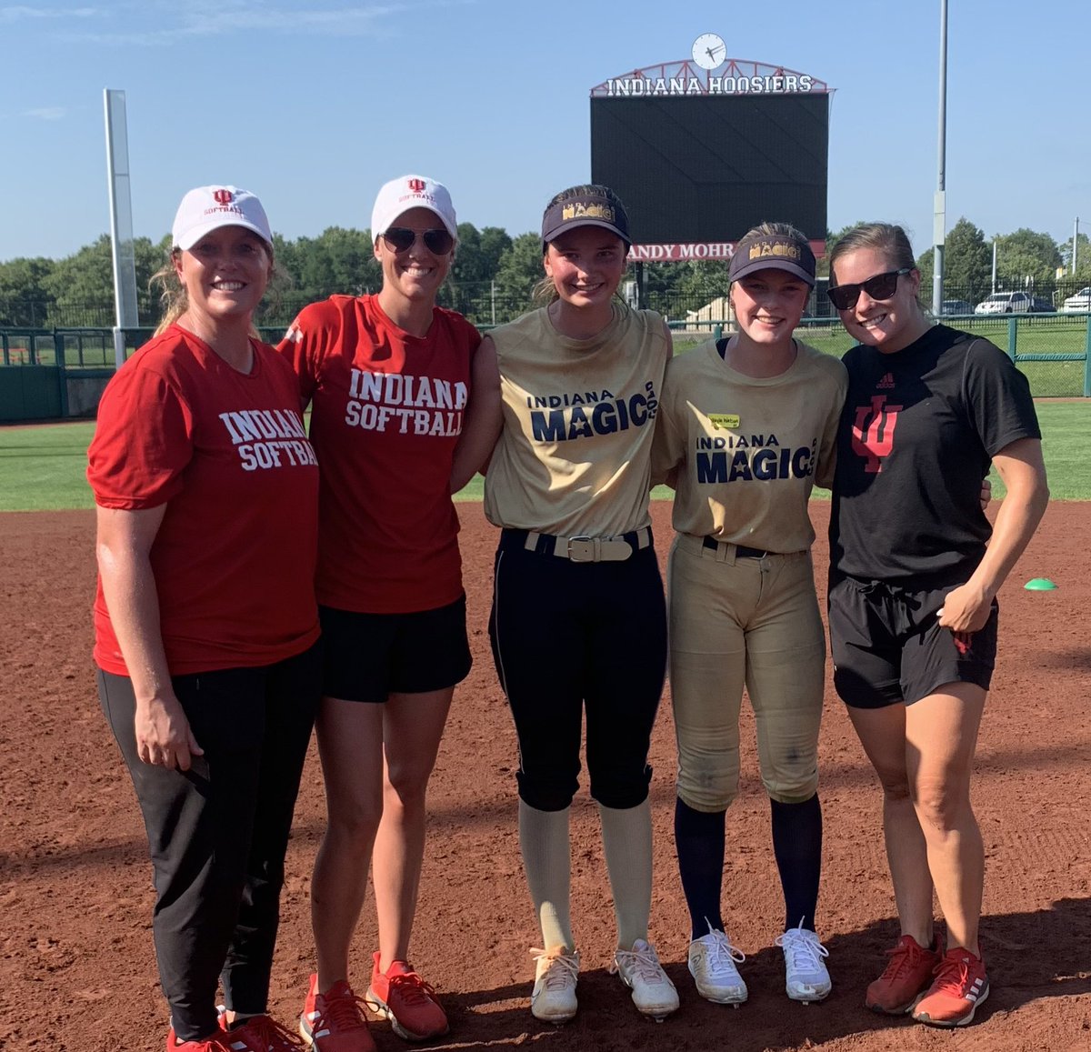 Thank you @CoachStanton and @ChandaBell2 for putting on a great camp!! I also had a great time with my teammate @MakaylaWatson26!!! Can’t wait to come back! @IMG08BenGod @Los_Stuff @ExtraInningSB @LegacyLegendsS1