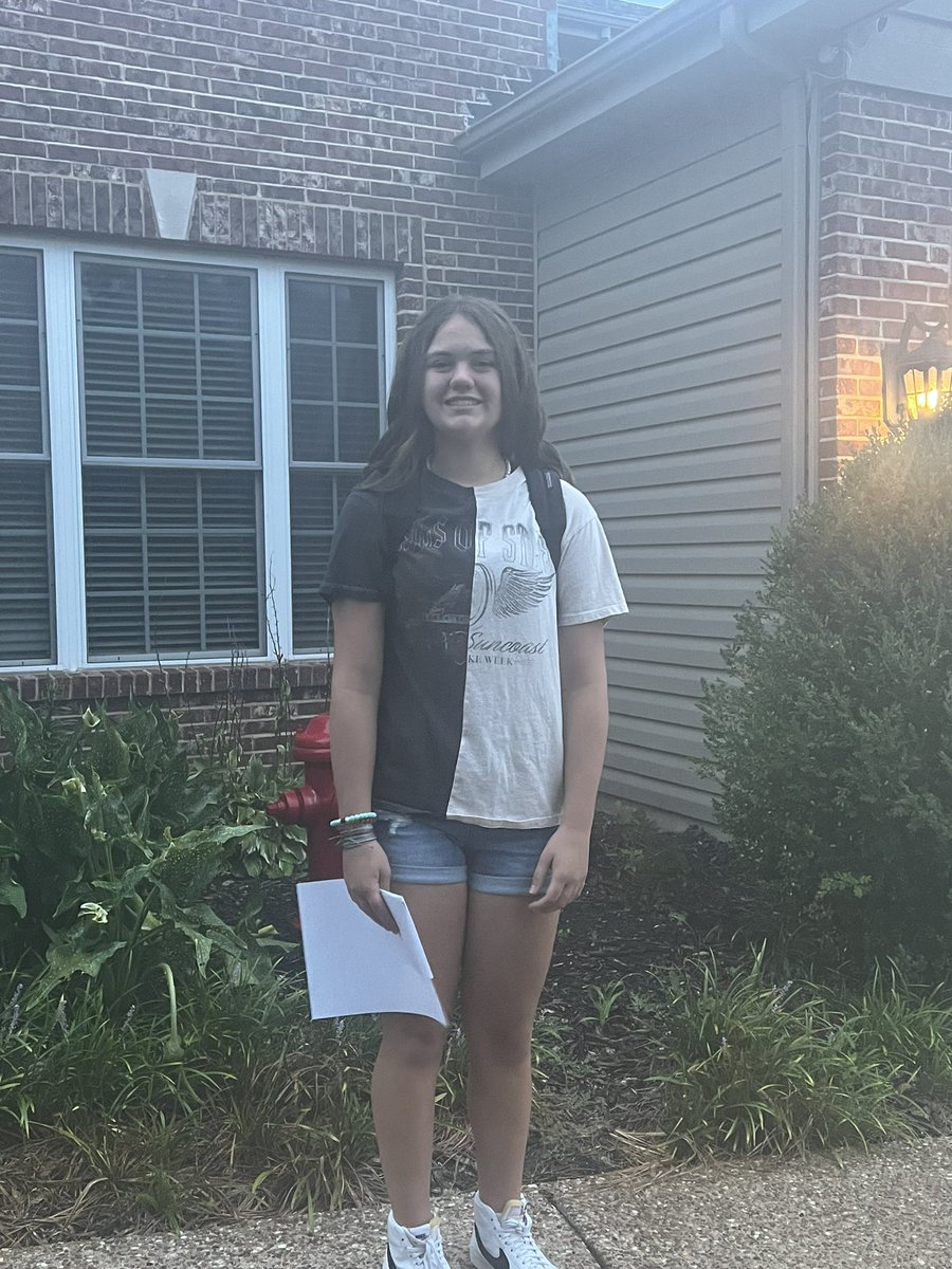 lka_traumamom's tweet image. First Day! #WeAreWentzville #WeAreDuello #WSMSwolves