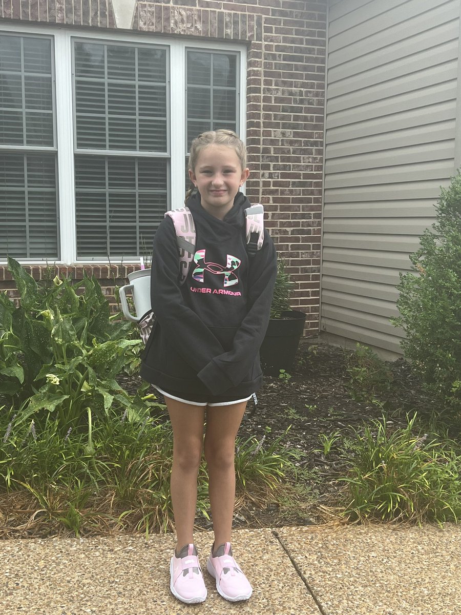 lka_traumamom's tweet image. First Day! #WeAreWentzville #WeAreDuello #WSMSwolves