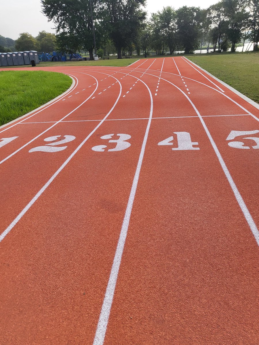CKrazilegz82's tweet image. 4x800 meters #trackworkout