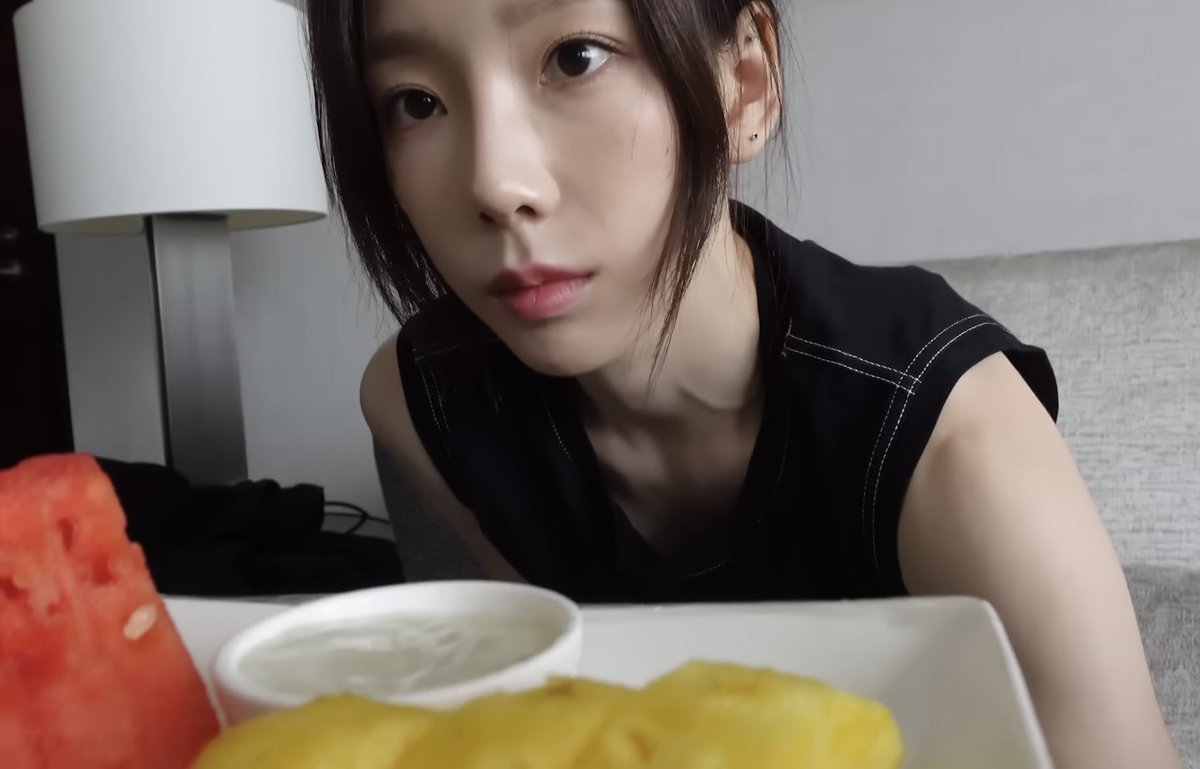 hr_taetae's tweet photo. พี่แทยอนคะ คือนุจะเปนลมมม 
พี่เท่ไปมั้ย
เส้นเลือดที่คอคืออ🫠🫠 https://t.co/hF3KtoszoX