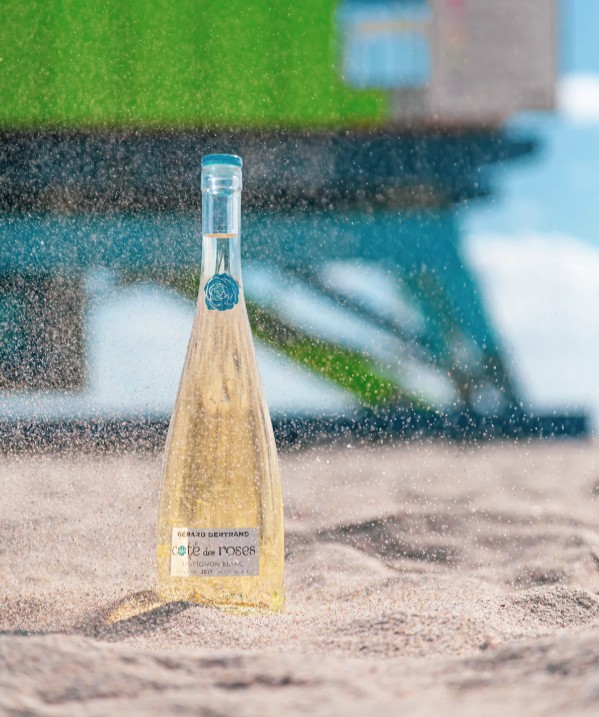 Discover the Mediterranean lifestyle with Gérard Bertrand's Sauvignon Blanc! 🌊 In Harry's latest blog post he suggests pairing it with a classic bouillabaisse for the perfect Canadian summer delight. Read more here: bit.ly/3JAIIFC. #fwm #canada #wine #cotedesrose