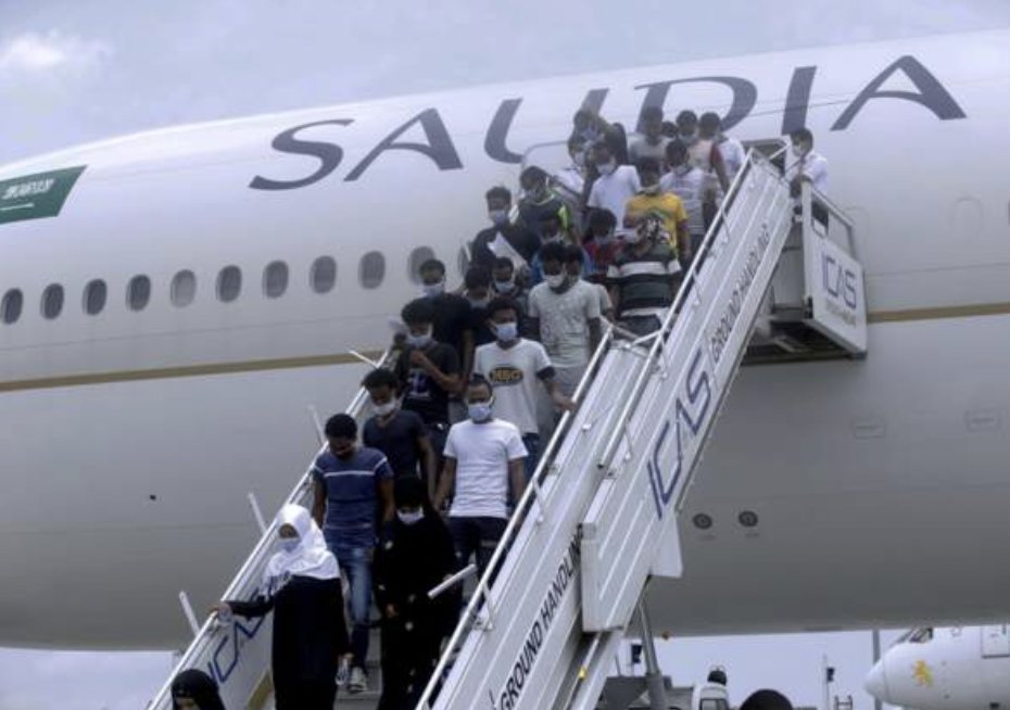 BBCAfrica's tweet image. Human Rights Watch has accused Saudi Arabian border guards of systematically killing hundreds of Ethiopian economic migrants trying to cross from war-torn Yemen. It says at least 655 people have been killed by guards since early last year. bbc.in/3sp4xTo