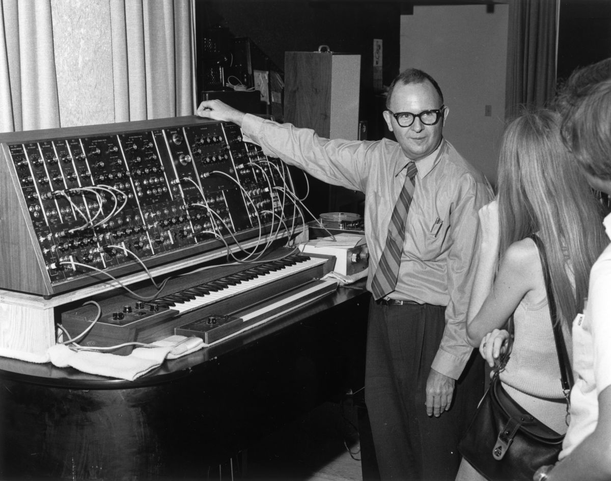 FLMemory's tweet photo. William Hoskins set up the first collegiate electronic music studio in Florida at Jacksonville University, complete with Moog modular synthesizer system. This was considered the first commercially available synthesizer with a keyboard. Only 100 existed at the time. #FloridaMemory https://t.co/Y6lGqo34di