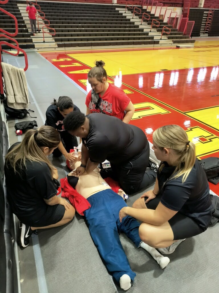 NC_ATP's tweet photo. Our students engaged in acute care simulations to prepare them for their fall clinical experiences. Thank you to our standardized patients for all their work!
🏥🚑 
#acutecare #simulation #athletictraining #athletictrainingstudent #gradschool https://t.co/5UN7Pikufs
