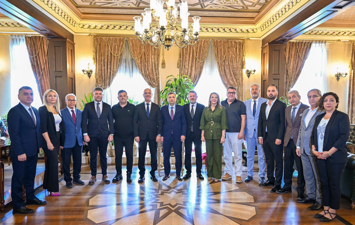 Atso Meclis ve Yönetim Kurulu Başkanlık Divanı ile birlikte Antalya Valimiz Sayın Hulusi Şahin'e makamında yeni görevinde başarı dileklerimizi ilettik. Antalya 'mıza hayırlı ve uğurlu olsun