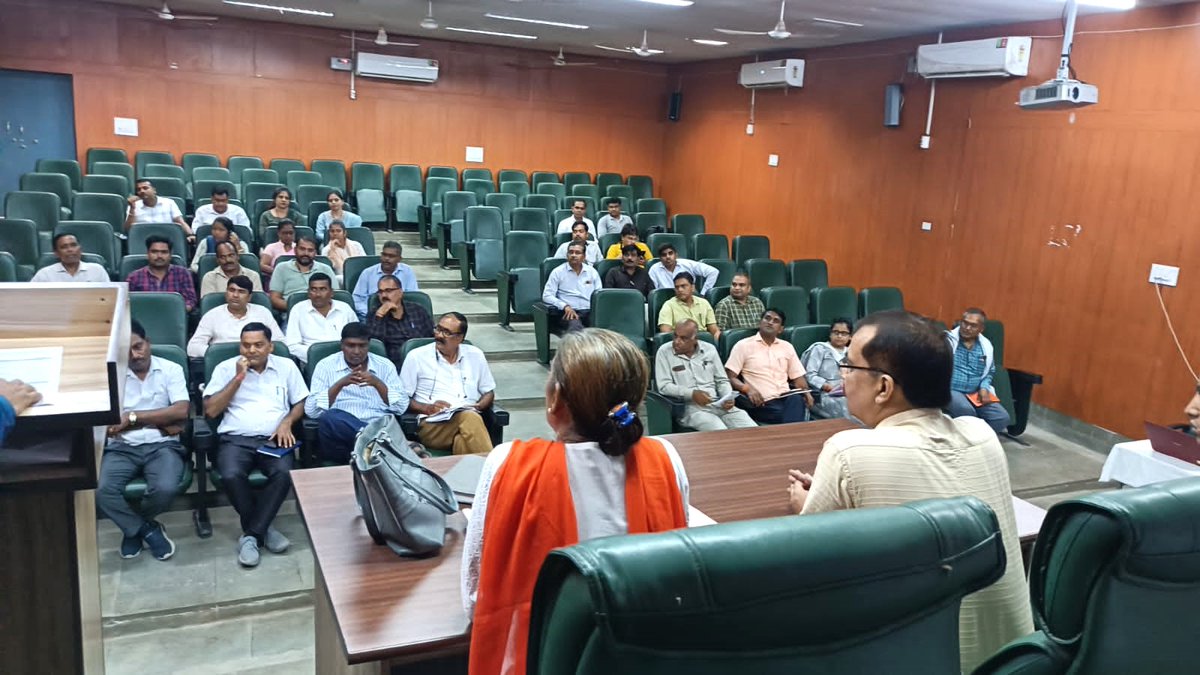 NITIAayog's tweet photo. ABP Trainings are in full swing all over India! More than 5,000 block-level officials are participating in a 2-day immersive Leadership Development program in 11 SIRDs. https://t.co/VMM14lx0BZ