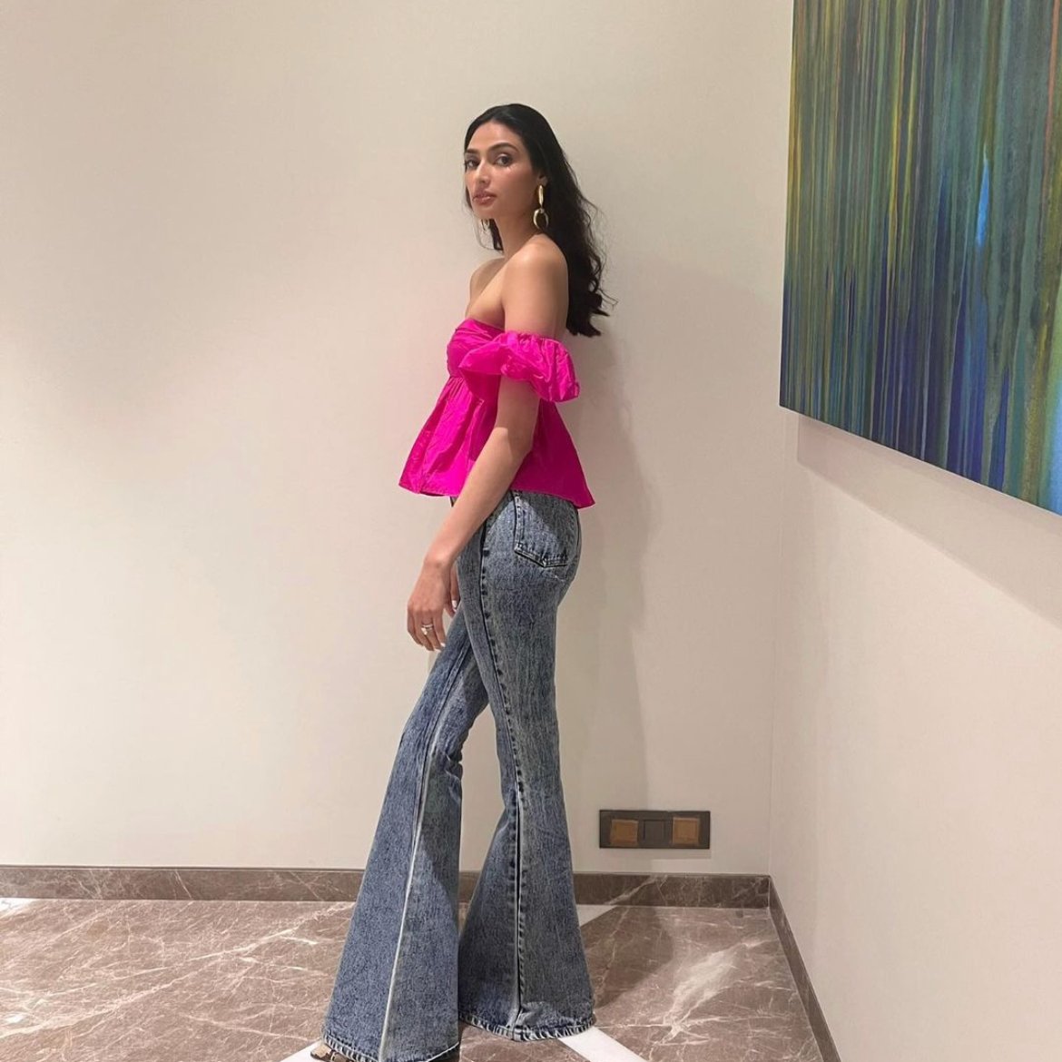 Pretty in pink ft. #AthiyaShetty! 💕