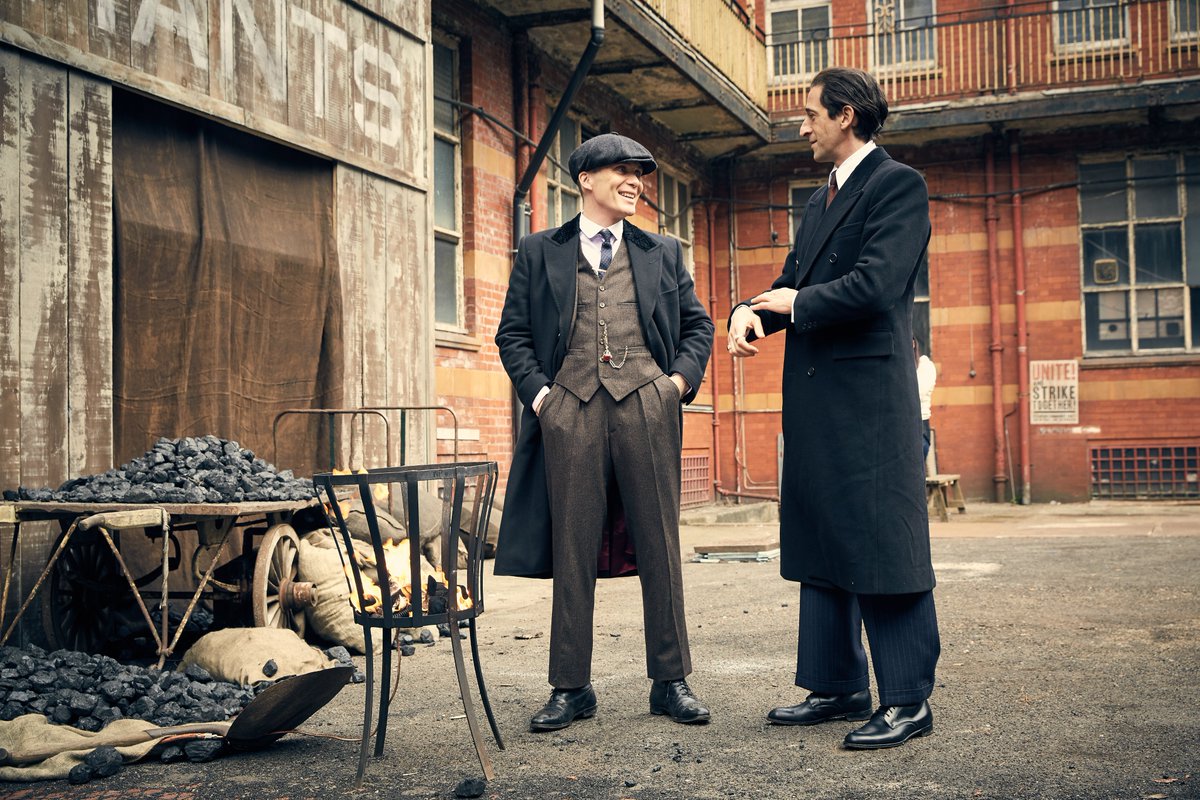 ThePeakyBlinder's tweet photo. The Duel, behind the scenes. 

📷 Robert Viglasky https://t.co/fexl4qIElM