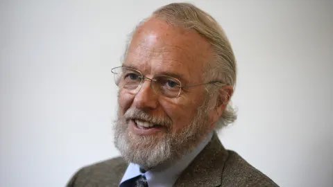 virtualcelebnew's tweet photo. #JohnWarnock, who helped invent the PDF and co-founded #Adobe, has died at 82 https://t.co/i6lBhGCO8G