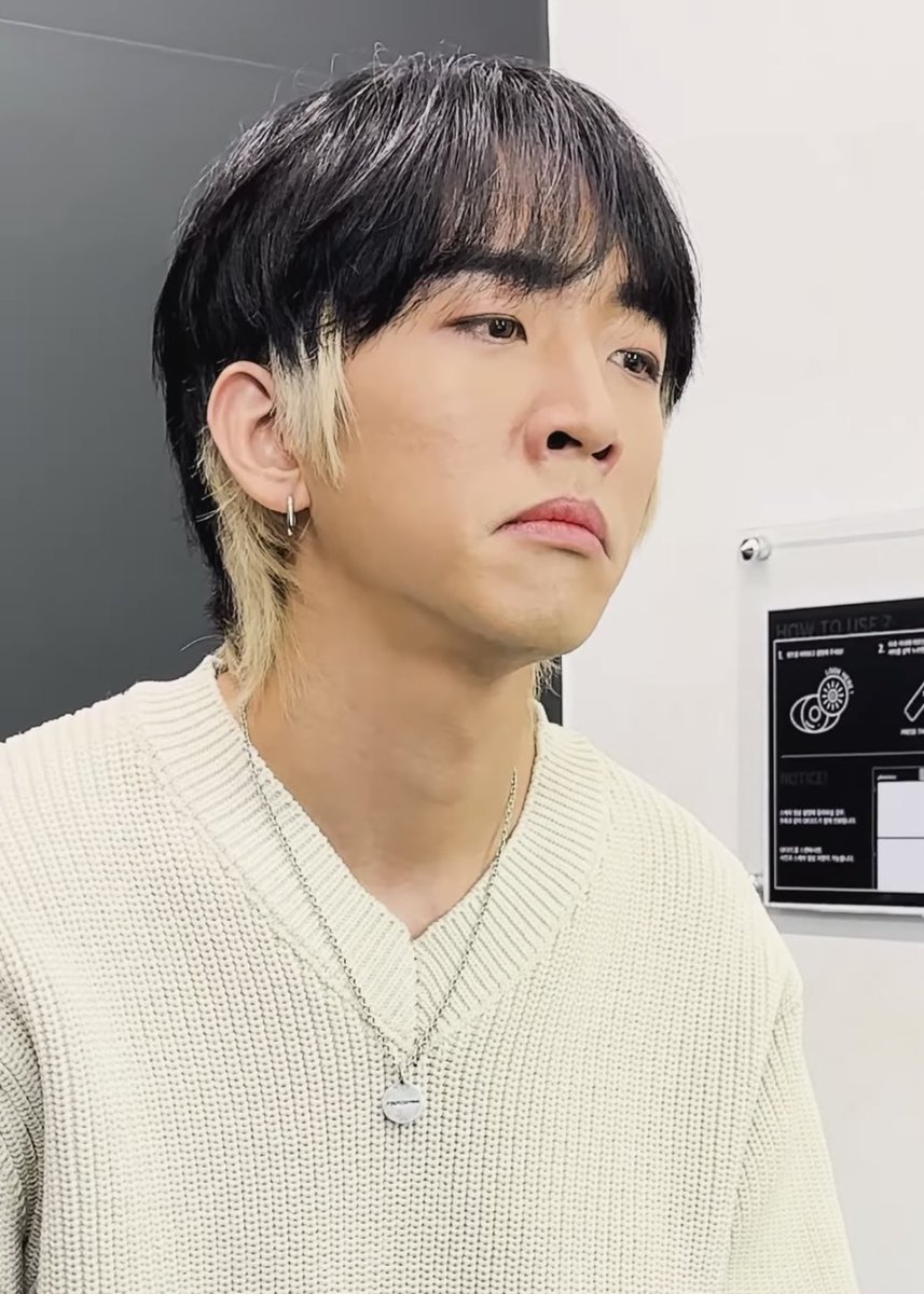 mydaaaaaaaal's tweet photo. 잘생긴 거 믿고 얼굴 막 쓰시는 분 https://t.co/rklnHR0VkN