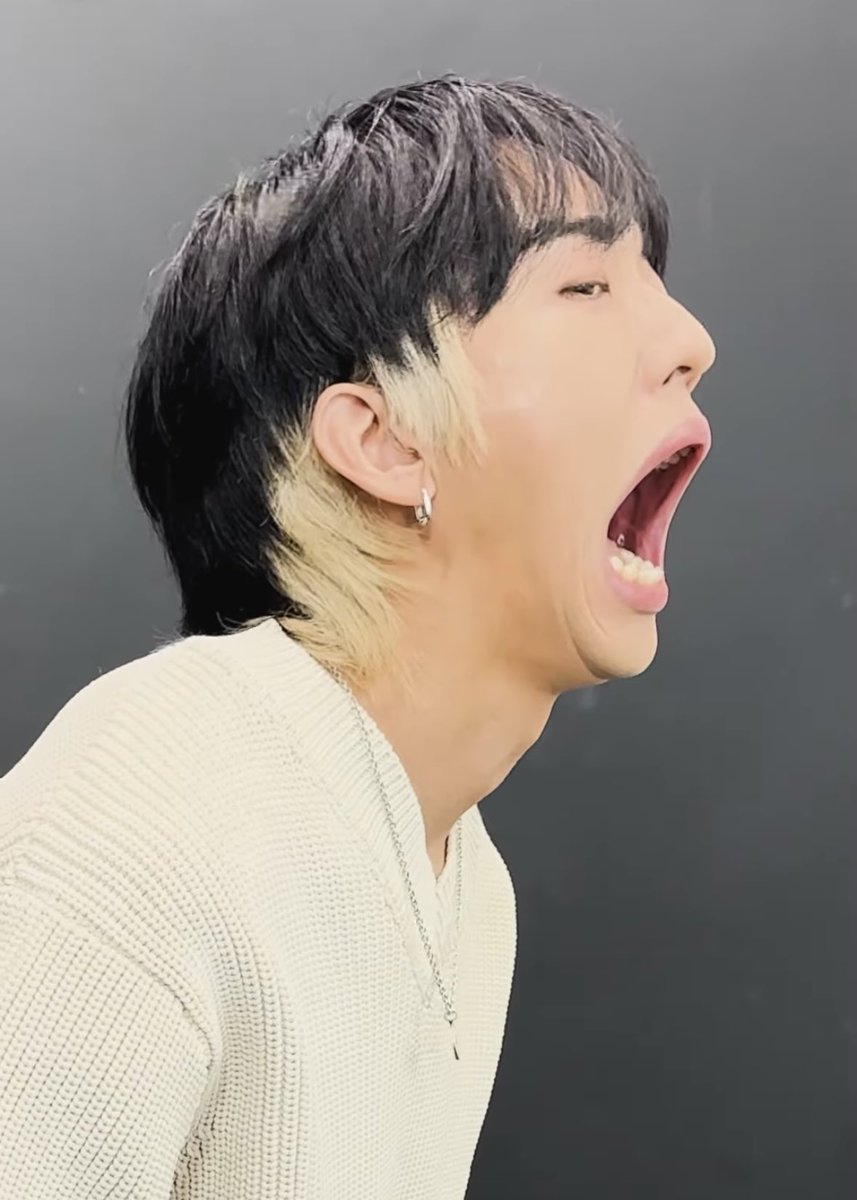 mydaaaaaaaal's tweet photo. 잘생긴 거 믿고 얼굴 막 쓰시는 분 https://t.co/rklnHR0VkN