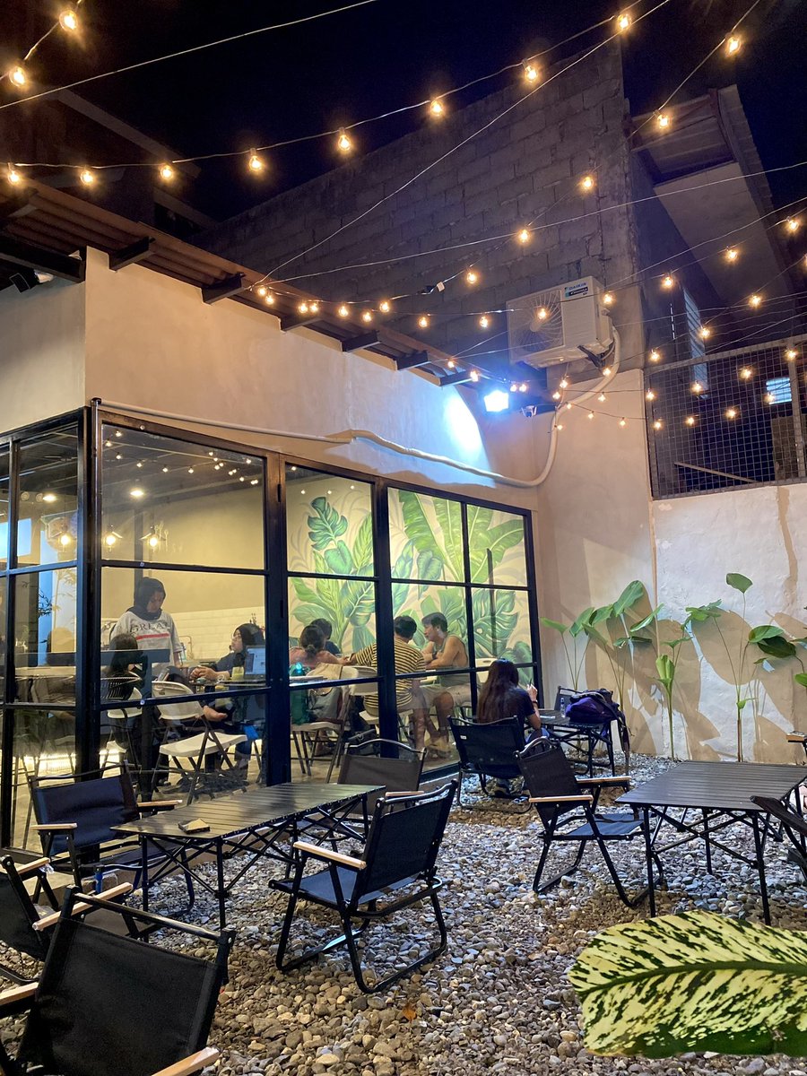 CdoLifestyle's tweet photo. I just had my quick coffee fix here at 8thspresso Café ☕️

This is the newest addition to Nazareth's coffee scene! ✨

Love the cozy vibes and a chill atmosphere, making it the perfect spot to meet up with friends or get some work done. 👩🏻‍💻

#8thspressoCafe #CDOcafe #CDOLifestyle https://t.co/BJkppV1jle