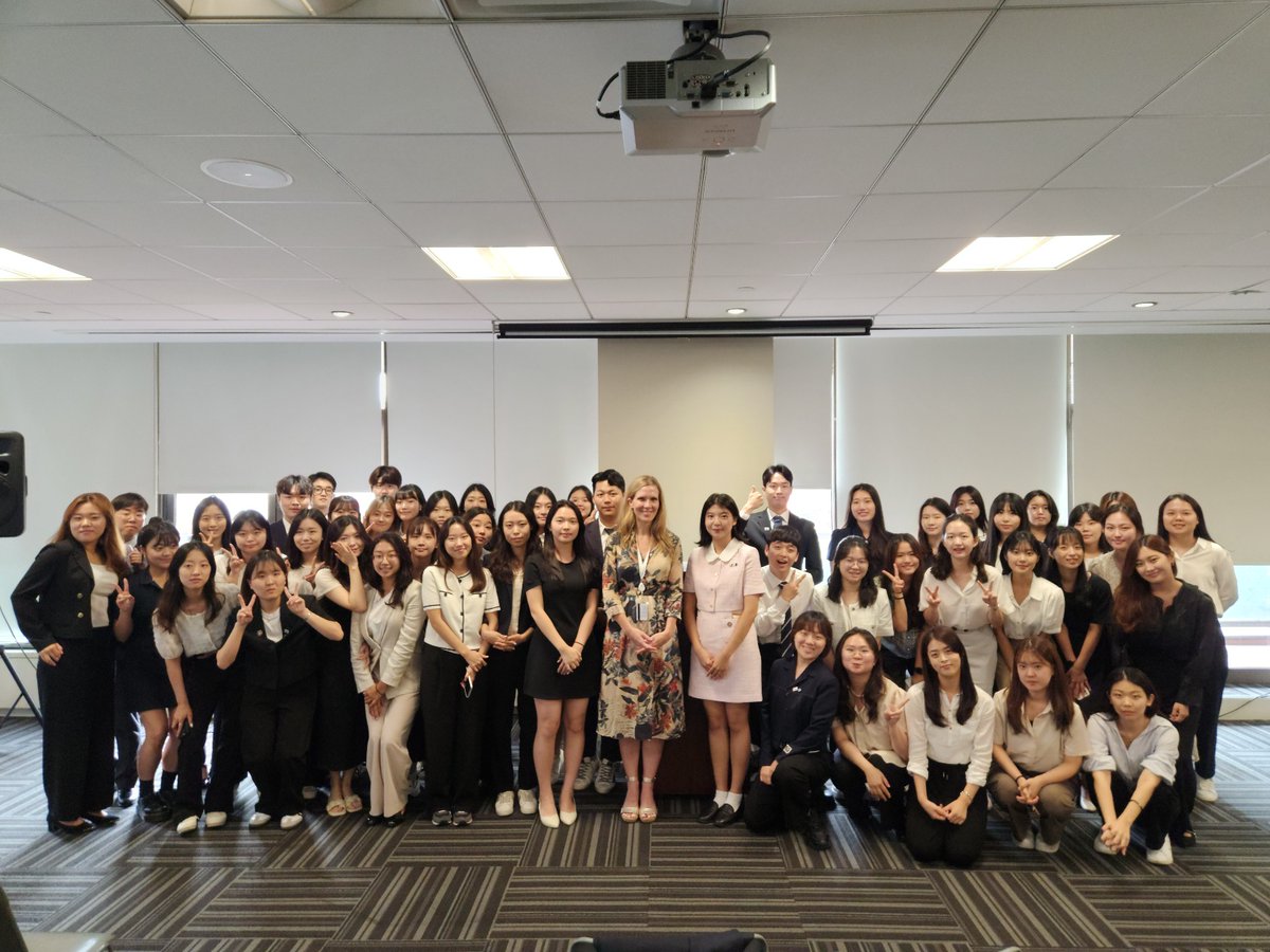 PattersonLaurel's tweet photo. What a pleasure to interact with @WFUNA College Leaders at the UN: Korea Program. Keep asking the tough questions – and build the collectives to solve #development challenges together. #SDGIntegration #Agenda2030 #Together2030 https://t.co/xkZwfsc9hd