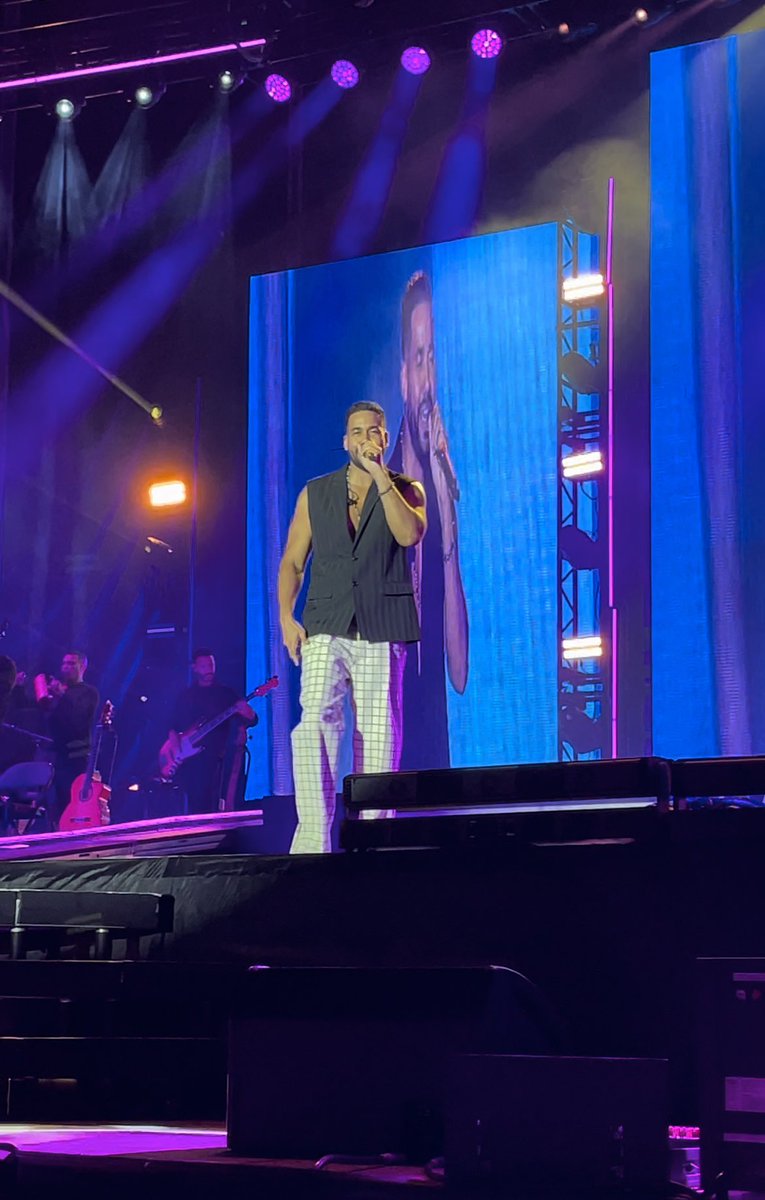 EdnaYadira27's tweet photo. 𝑺𝒐𝒚 𝒄𝒂𝒑𝒂𝒛 𝒅𝒆 𝒍𝒐 𝒊𝒏𝒄𝒂𝒑𝒂𝒛 𝒑𝒐𝒓 𝒕𝒊 𝒎𝒊 𝒄𝒊𝒆𝒍𝒐… 🎶
Vivir dos noches de conciertos con las mejores personas ha sido increíble ¡Gracias por tanto king @RomeoSantosPage ! 🤴🏽❤️🩹🙏🏾
#FormulaVol3 #Queretaro #CDMX #Romeosantos2023 #TheKingStaysKing https://t.co/bPBfKiBXyB