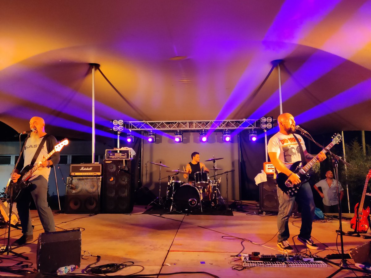 Lilah_mir's tweet photo. I'm still recovering from this 3 days metal festival. It was a blast 💣
Some good pics I took there: Mondo Generator (with Nick Olivieri), Downset, Integrity, Rotting Christ #franticfest https://t.co/LDmpefhRHs