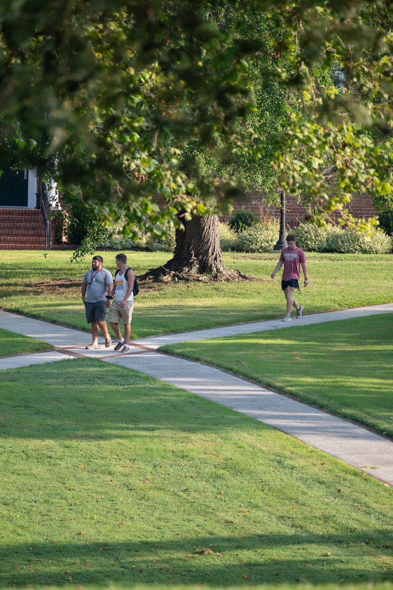 HSC1776's tweet image. The 2023 fall semester has officially begun! We hope you are ready for an exciting and promising year ahead, Tigers!

#HampdenSydneyCollege
#FirstDayofClass