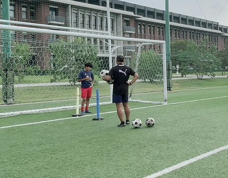 kobegakuinsocce's tweet photo. 2023年8月21日(月)
高大連携事業として、神戸学院大学サッカー部河村監督、足立GKコーチによるサッカークリニックを開催しました。本校サッカー部では、部の強化・発展を目指し、定期的な高大連携事業を行っています。
#神戸学院高校サッカー部
#神戸学院大学体育会サッカー部
#アダチGKアカデミー https://t.co/sSlduTIPwF