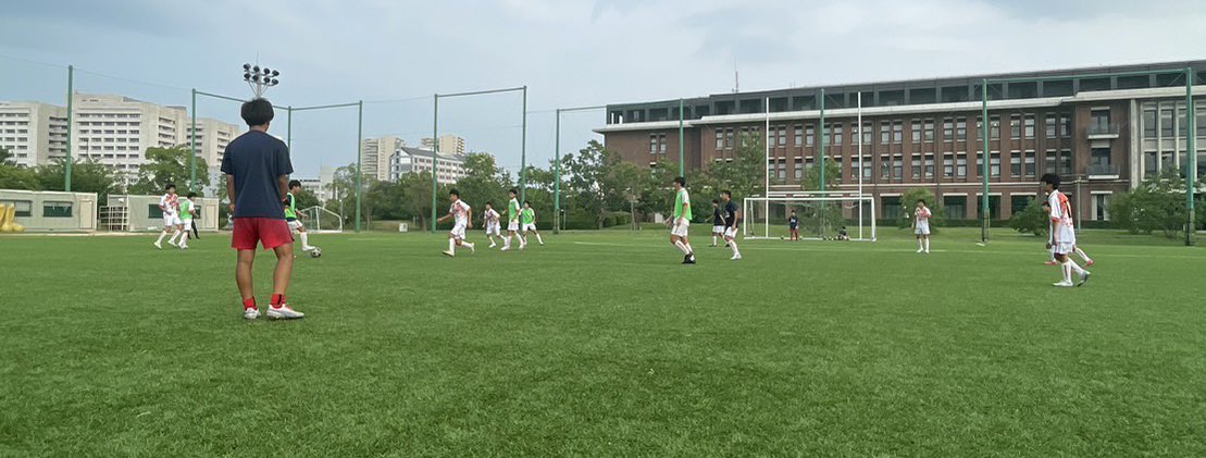 kobegakuinsocce's tweet photo. 2023年8月21日(月)
高大連携事業として、神戸学院大学サッカー部河村監督、足立GKコーチによるサッカークリニックを開催しました。本校サッカー部では、部の強化・発展を目指し、定期的な高大連携事業を行っています。
#神戸学院高校サッカー部
#神戸学院大学体育会サッカー部
#アダチGKアカデミー https://t.co/sSlduTIPwF