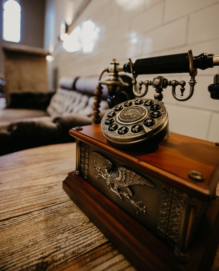 BrewhouseInn's tweet photo. Ring, ring! Your next vacation is calling. It's time to book a suite inside the original Pabst Blue Ribbon brewery. 📞 

Experience the one-of-kind historical grandeur and charm of The Brewhouse Inn &amp; Suites. https://t.co/4aG2rxh5uN