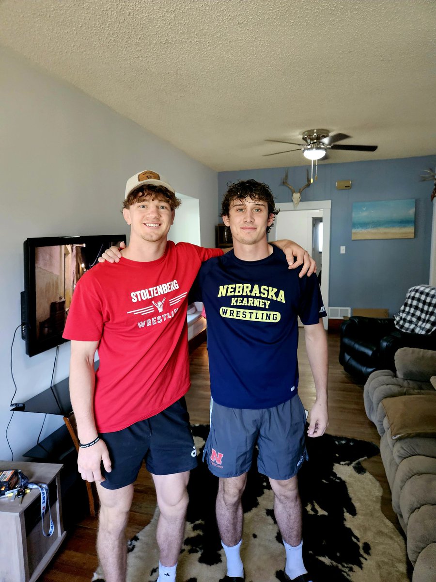 UNL to UNK for these two Nebraska  kids. good luck at your new college and your new house work hard this year.go get your dreams.Lopes up🤘