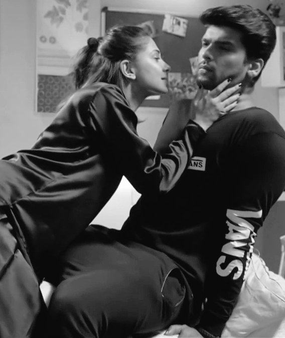 Koyal_kang's tweet photo. No doubt Jennifer & Kushal's onscreen chemistry is π₯β€οΈ
#JenShal #ArYa
#JenniferWinget
#KushalTandon
#Beyhadh https://t.co/8PjfecmD7f