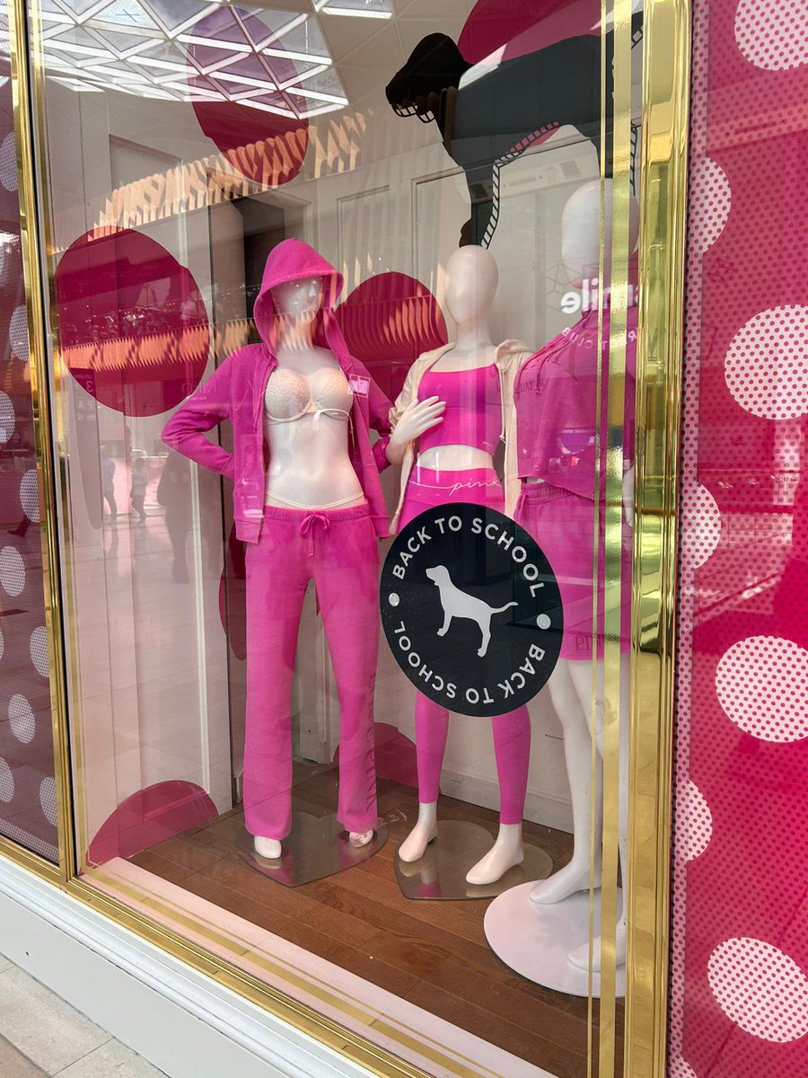 H a r r i e t H a l l tweet media