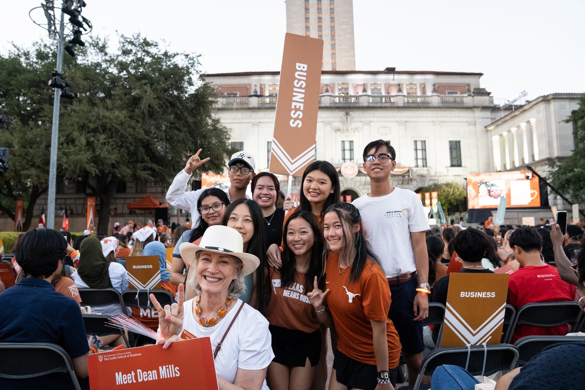 Let's put our horns up to welcome the Class of 2027 as they start classes on the Forty Acres today 🤘 

#GoneToTexas #WhatStartsHere