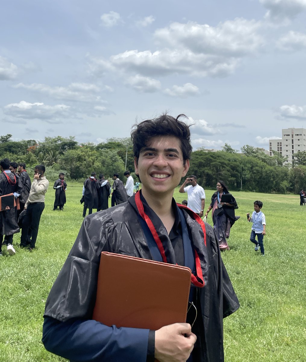 KeshanRishabh's tweet image. 🎓 Just graduated from college, a rewind of the journey:
- A full time job as a Product Manager in 3rd year
- GSoC
- 5+ internships
- Multiple Hack Wins
- A life changing fitness journey
- 9+ CGPA
- And loads of memories...
Rightfully, "A place to learn; A chance to grow."